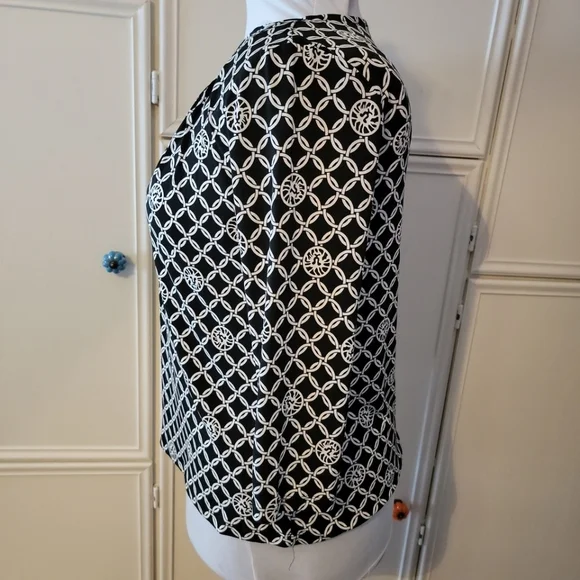 Anne Klein Black and White Print Keyhole Top - Picture 3 of 7